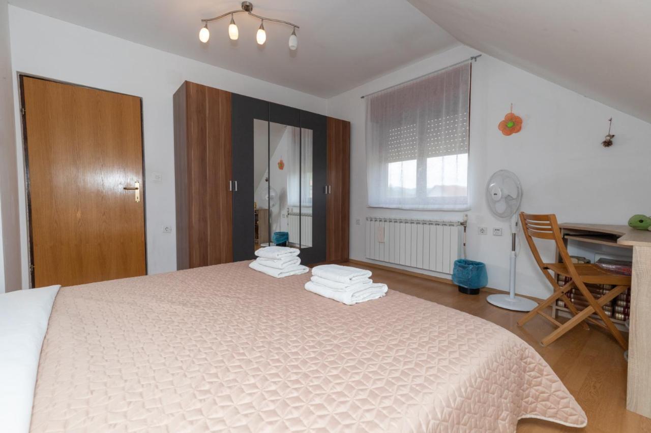 Apartman Skender 3* Ravna Gora Apartment Bagian luar foto