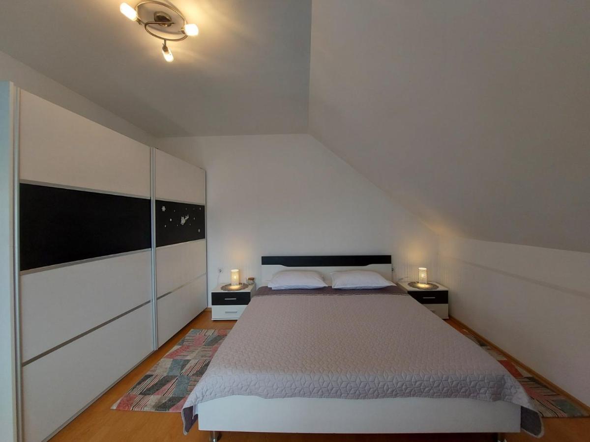 Apartman Skender 3* Ravna Gora Apartment Bagian luar foto